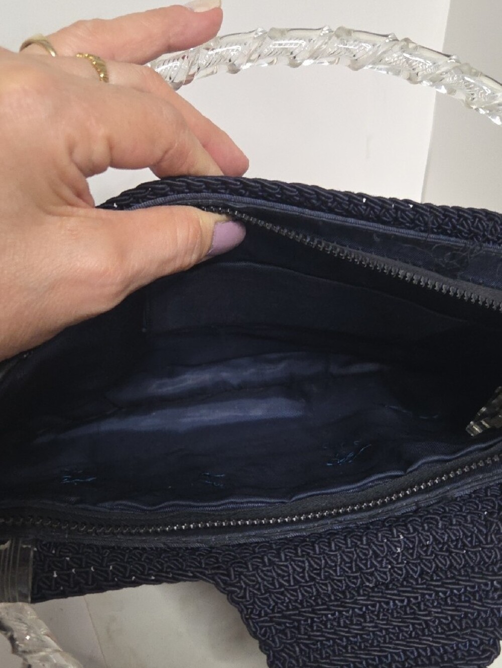 Vintage 1940s Navy Blue Corde Crochet Handbag with Carved Lucite Clasp 19x9 In . - Picture 6 of 6